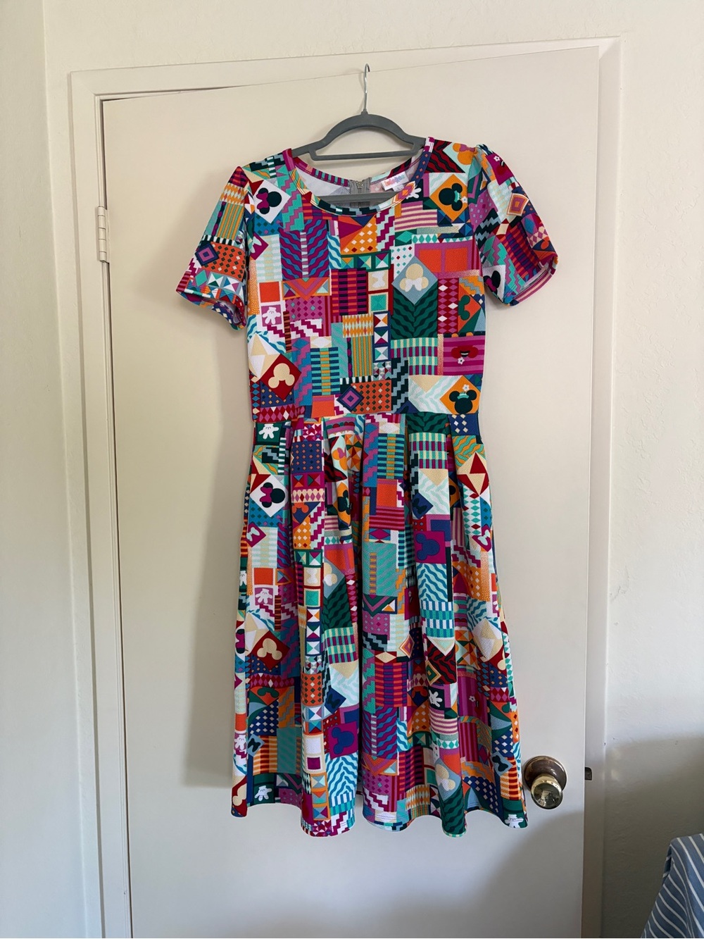Disney LuLaRoe Amelia Dress – Women’s Large ✨🏰
